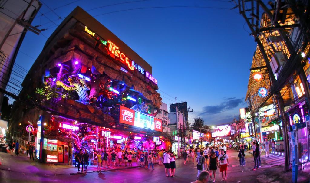 88 Hotel Patong Extérieur photo