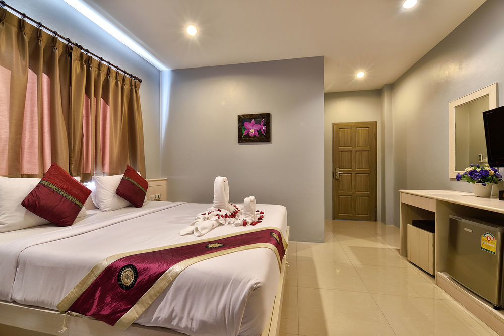88 Hotel Patong Extérieur photo