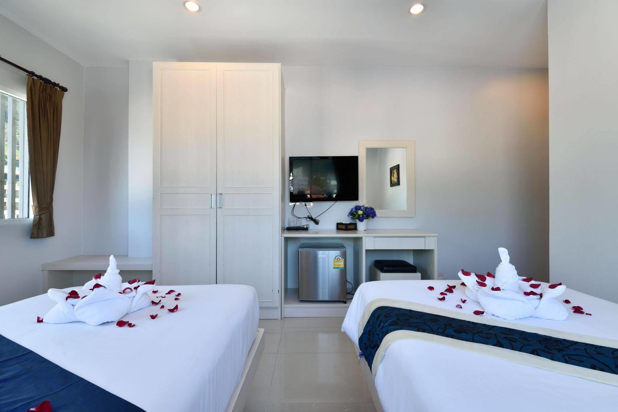 88 Hotel Patong Extérieur photo