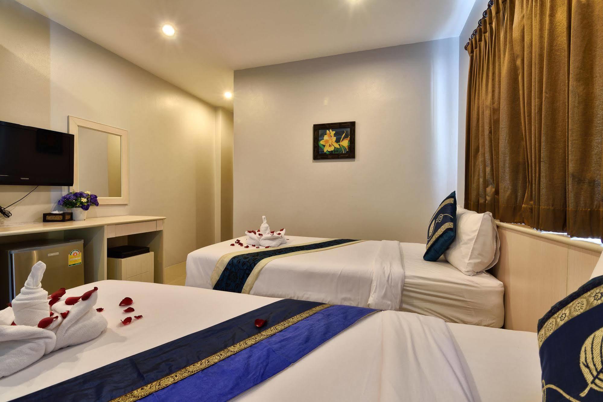 88 Hotel Patong Extérieur photo